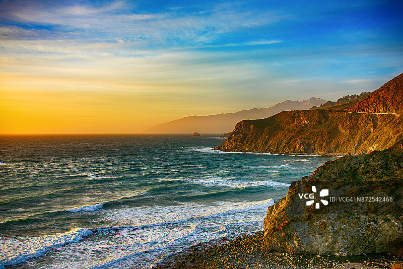 加利福尼亚中部黄昏海岸线图片素材