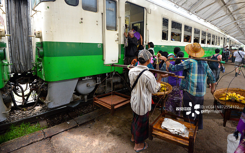 缅甸仰光环线列车网络图片素材