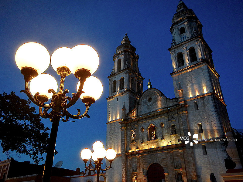 墨西哥坎佩切大教堂黄昏景色图片素材