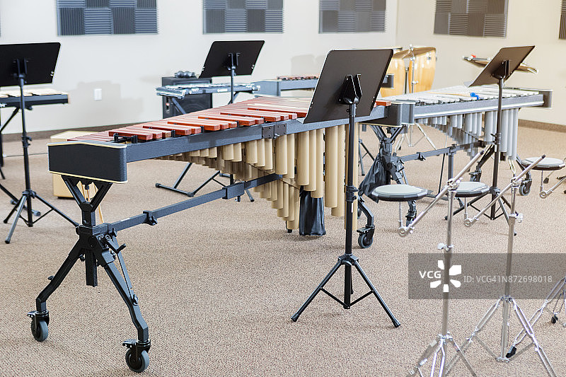 音乐工作室中打击乐器的静物摄影图片素材