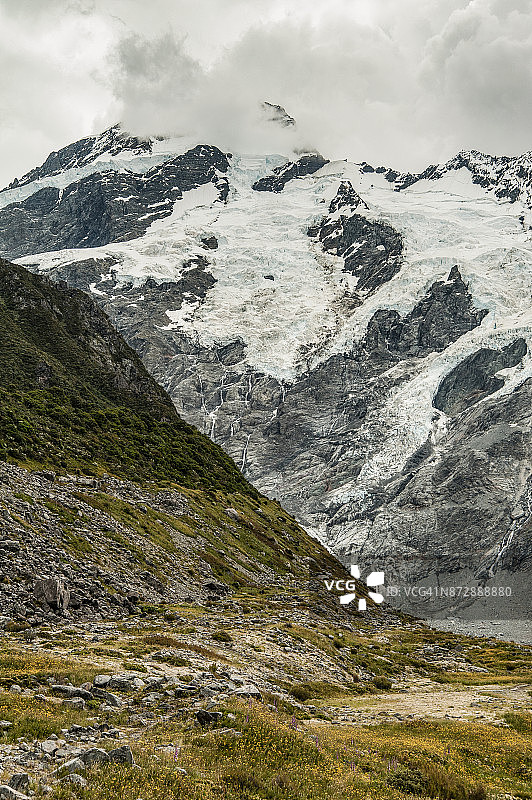 雾霭中的库克山冰川图片素材