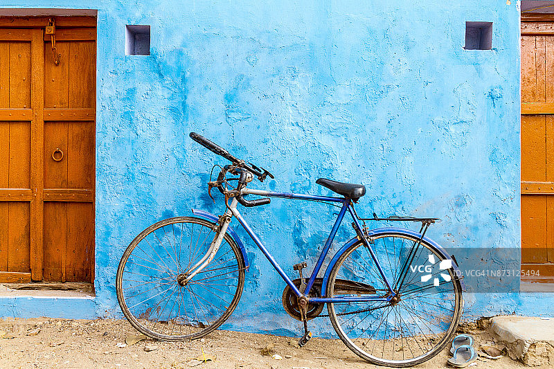 第乌岛上的自行车图片素材