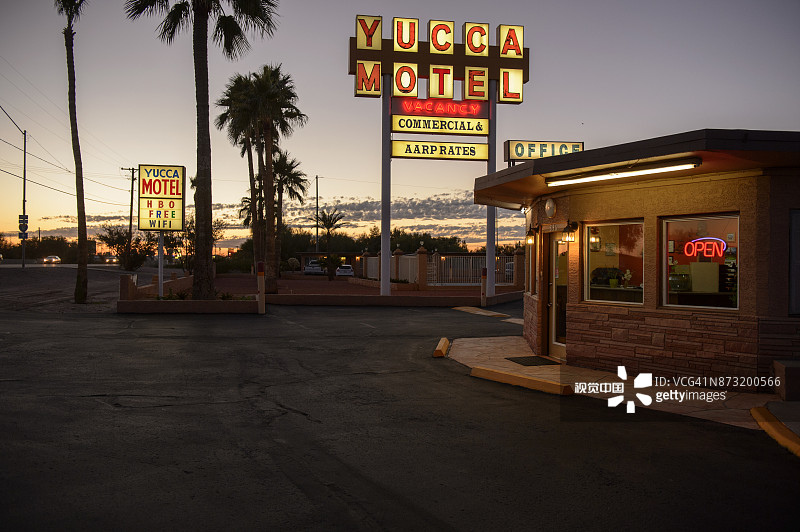 美国亚利桑那州吉拉本德市的城市街道图片素材