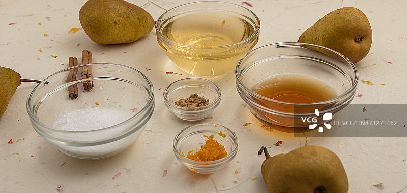 红酒蒸梨甜点食材图片素材