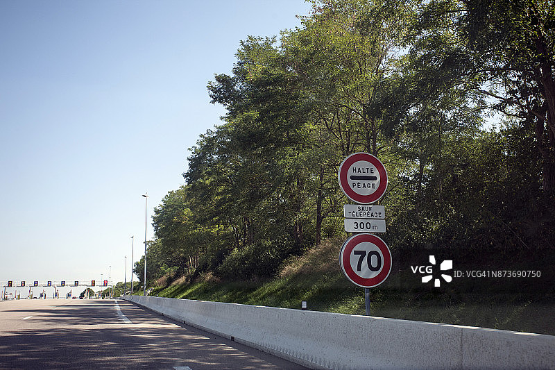 法国收费站指示牌图片素材