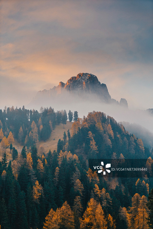 意大利多洛米蒂山脉的迷人景色图片素材