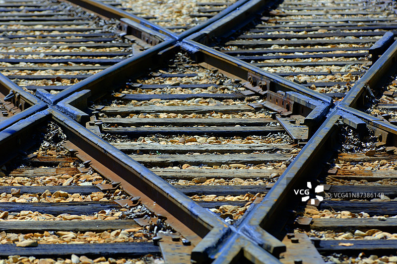 交叉的铁路轨道图片素材