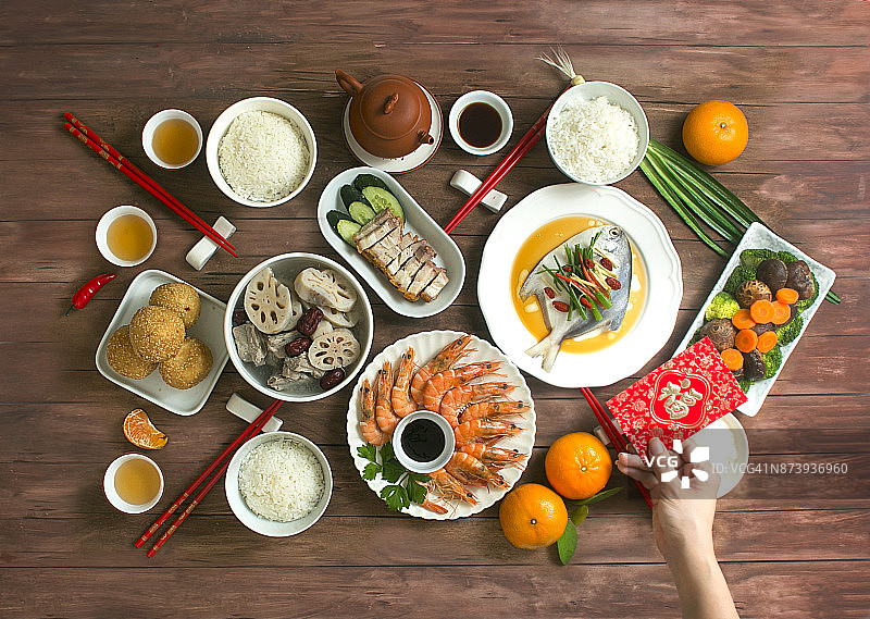 扁平风格中国新年团圆饭静物图片素材