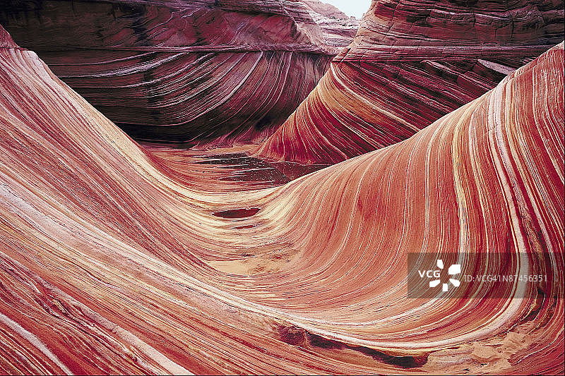 光滑的红色岩石图片素材