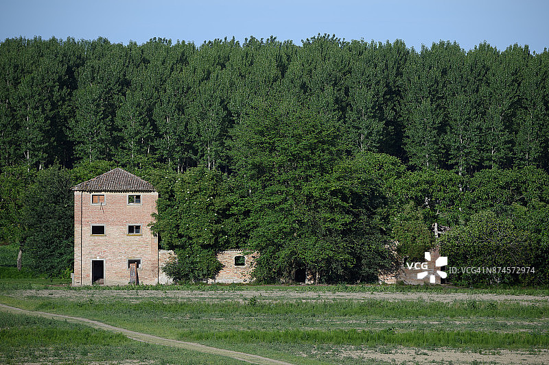 波莱西内地区的乡村建筑（波河三角洲附近）图片素材