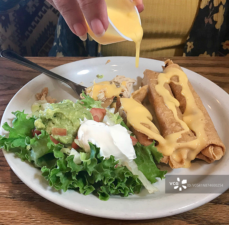 德克萨斯州奶酪酱鸡肉卷图片素材