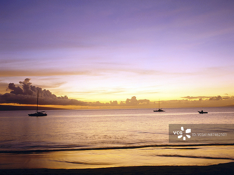 夏威夷日落时分的海洋图片素材