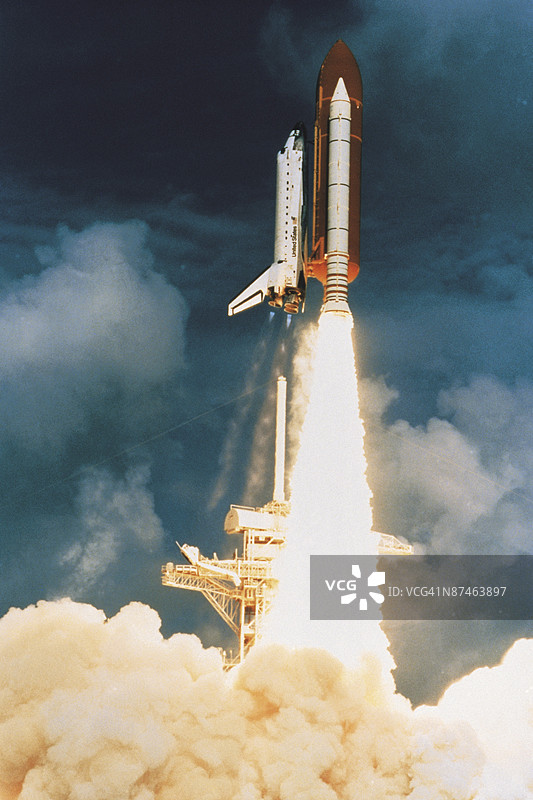 航天飞机发射图片素材