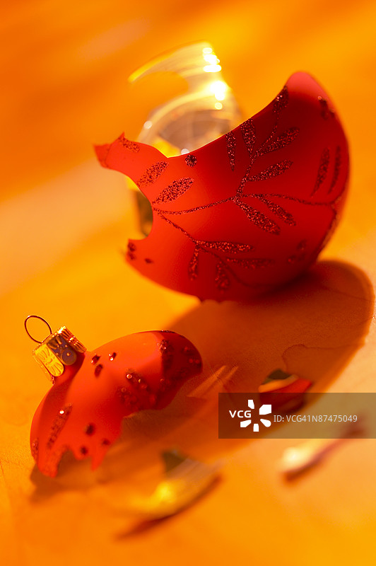 破碎的装饰品图片素材