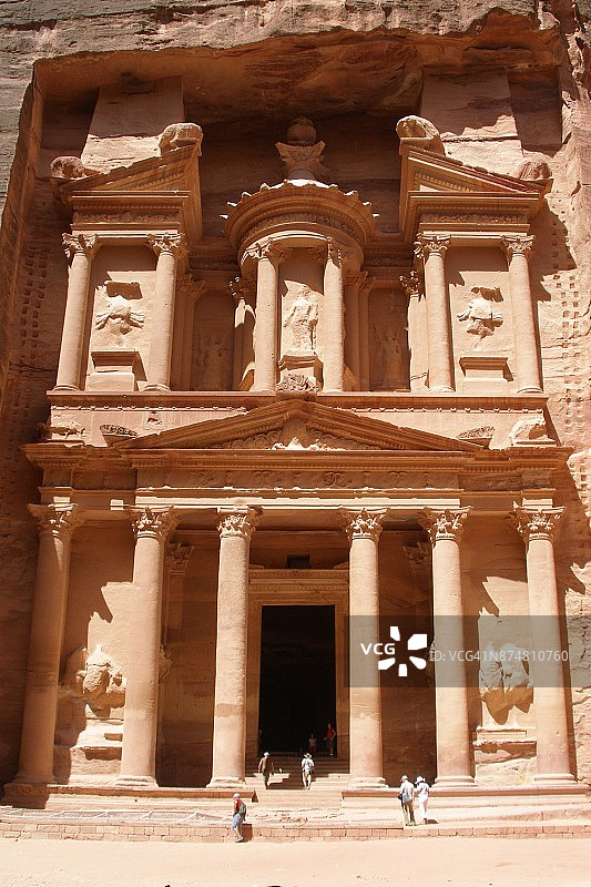 约旦佩特拉的卡兹尼神殿（宝库）图片素材