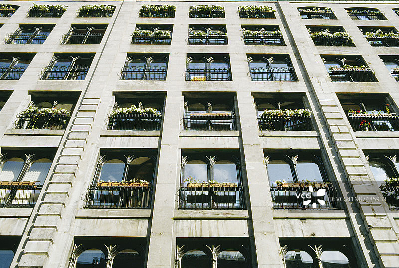 仰视魁北克蒙特利尔的建筑物图片素材