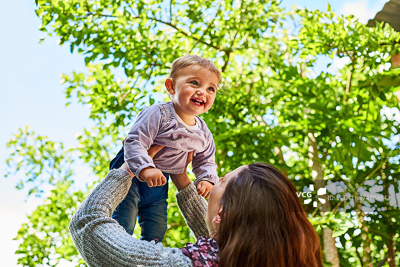 家庭时光，快乐时光！图片素材