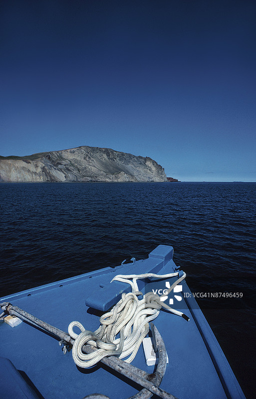 马德琳群岛停泊的船只船头与锚图片素材