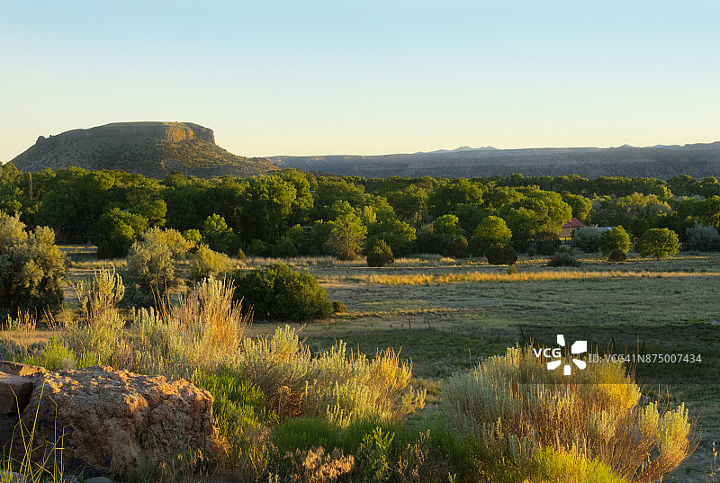 阳光下的新墨西哥州景色图片素材