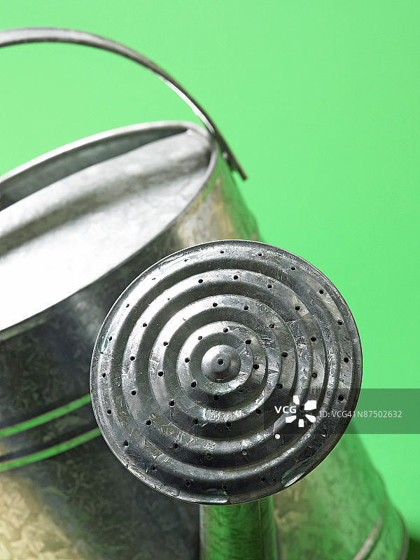 锡制浇水壶图片素材