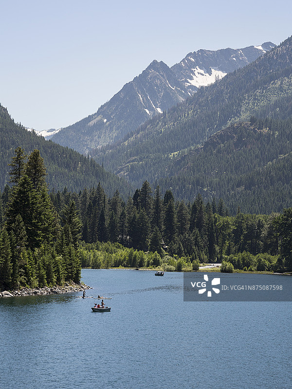 瓦洛瓦湖图片素材