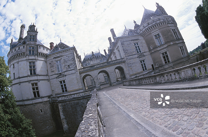 从桥上看到的城堡图片素材