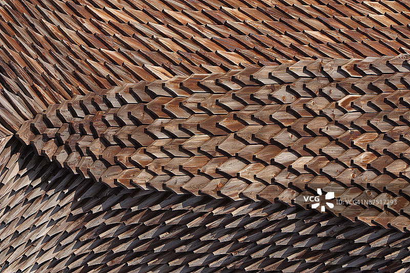 屋顶上重叠的瓦片图片素材