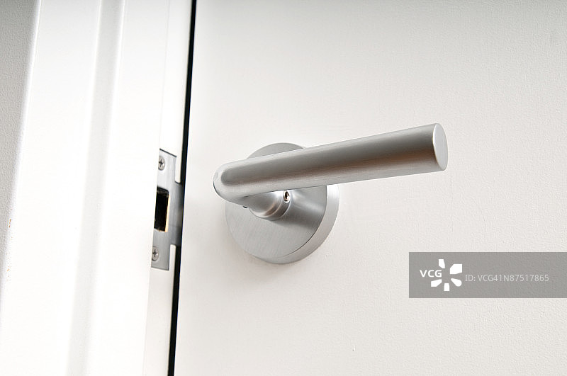 虚掩的门图片素材