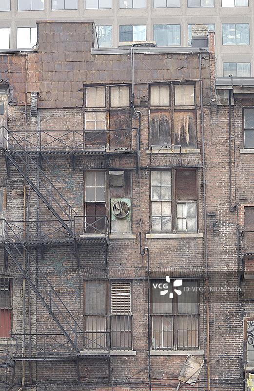 破旧的公寓楼外景图片素材