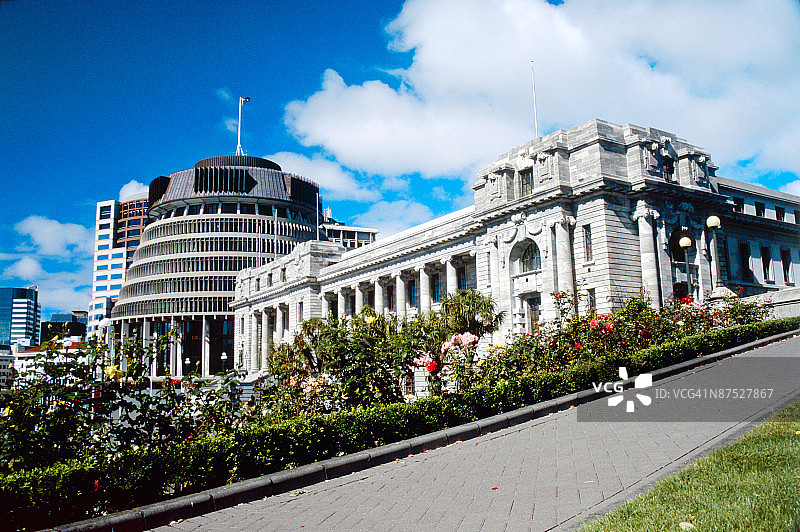 新西兰惠灵顿的蜂巢和议会大厦图片素材