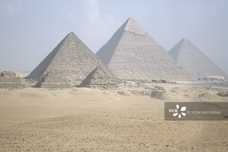 埃及吉萨金字塔群图片素材