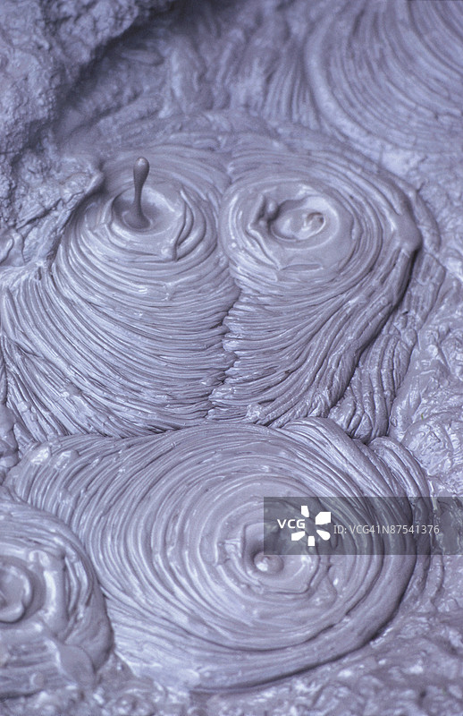 新西兰冒泡泥浆的特写镜头图片素材