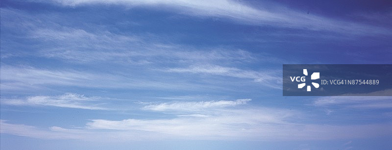 稀薄的云图片素材