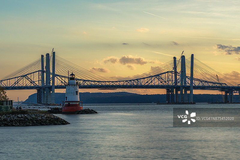 新塔潘泽大桥建设中图片素材