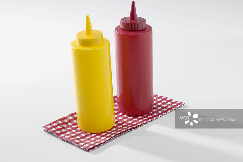 芥末和番茄酱瓶图片素材