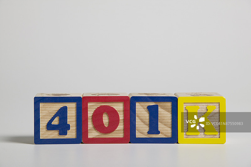 用积木拼出的401K图片素材