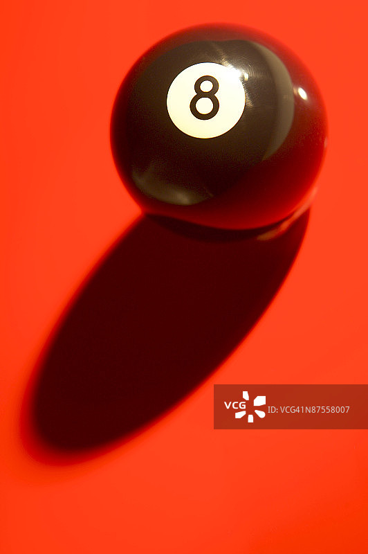带有阴影的8号球图片素材