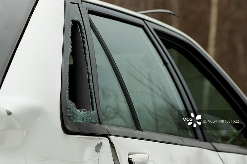 车辆损坏图片素材