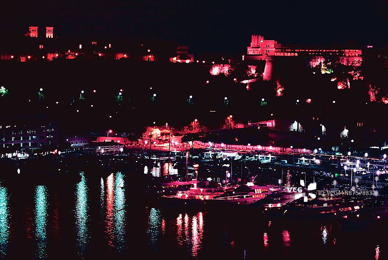 摩纳哥的夜间码头图片素材