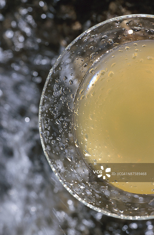 水边的马提尼图片素材