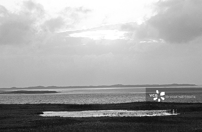 宁静的泻湖图片素材