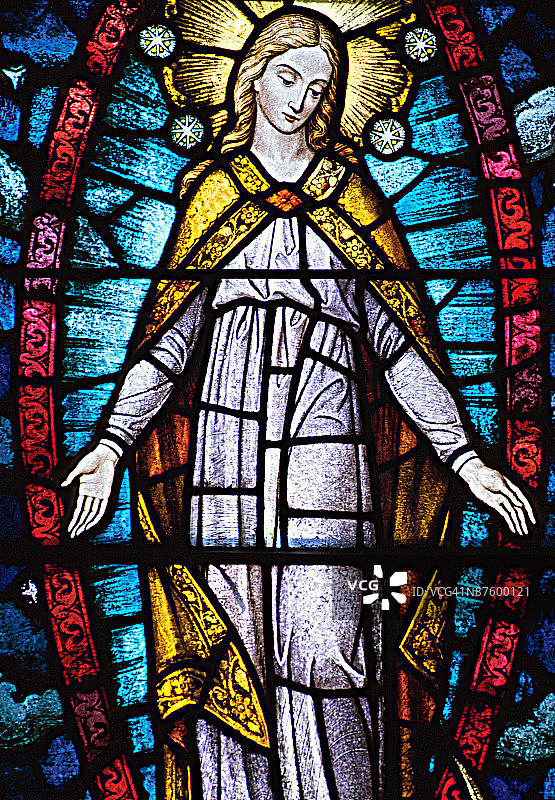 宗教彩色玻璃窗特写图片素材