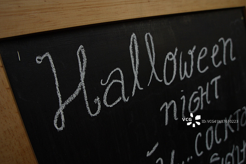 黑板上的万圣节图片素材