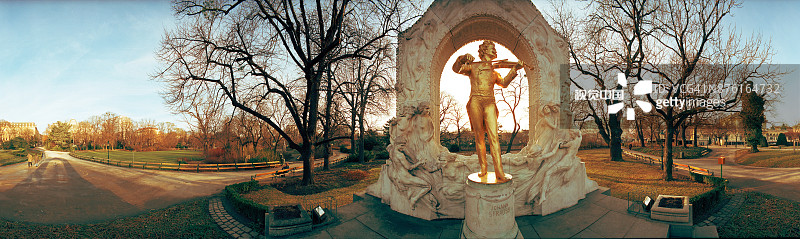 埃德蒙·黑尔默的金色施特劳斯纪念碑图片素材