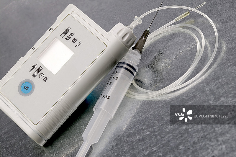 注射器与监视器图片素材