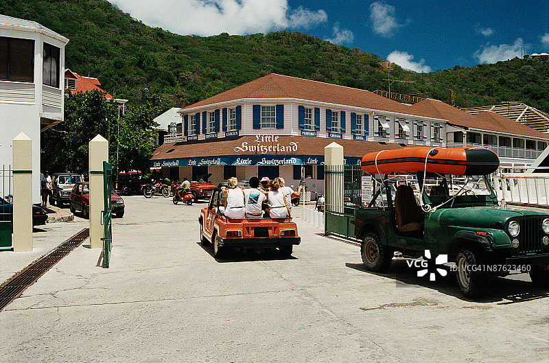 圣巴茨，苏斯塔维亚港的游客图片素材