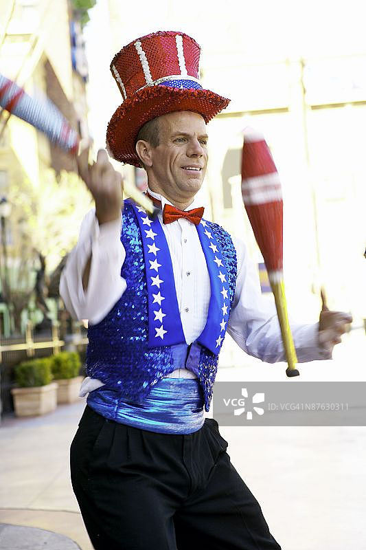 在内华达州拉斯维加斯身穿山姆大叔服装的杂耍演员，美国图片素材