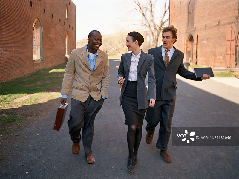 行走的商务人士图片素材