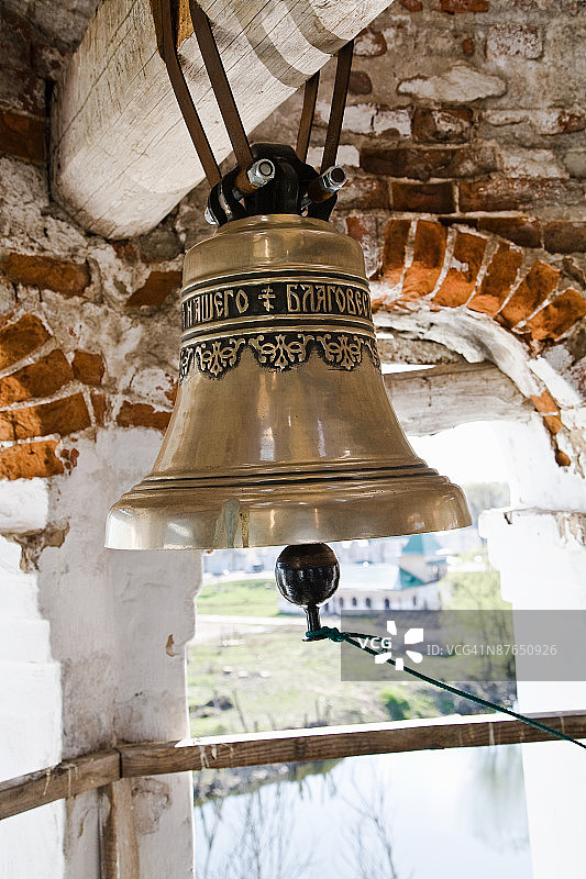 悬挂在天花板上的铃铛图片素材