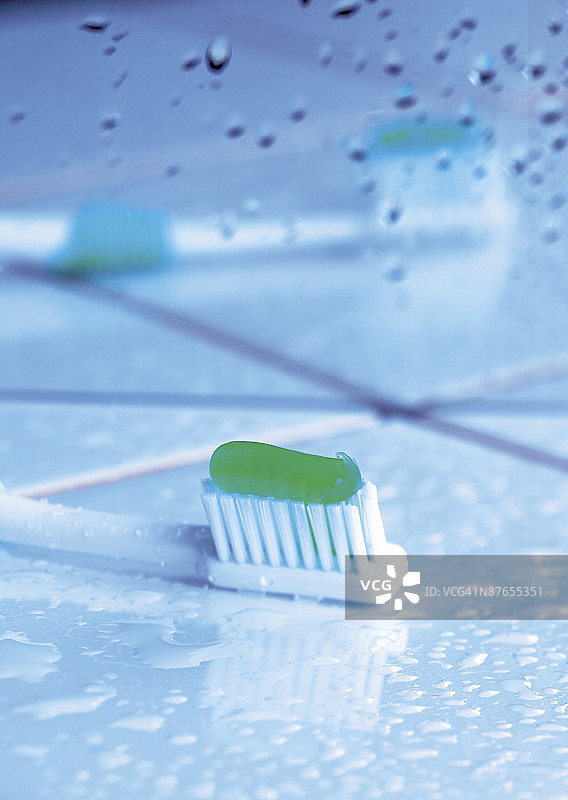 牙刷上的牙膏图片素材